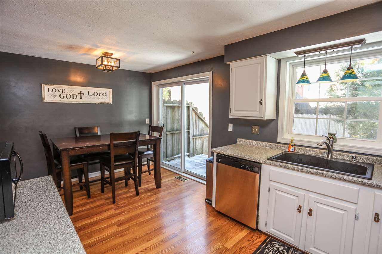 49 Derryfield Court, Unit 49 Manchester, NH 03104 - Photo 5 of 30