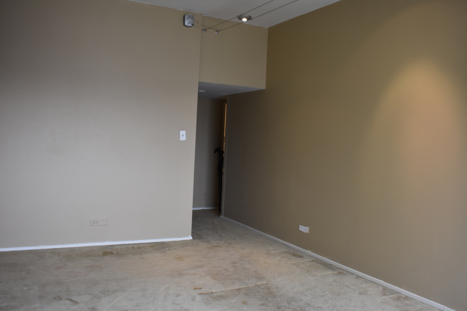 175 East Delaware Place, Unit 5501 Chicago, IL 60611 - Photo 21 of 37 a view of an empty room