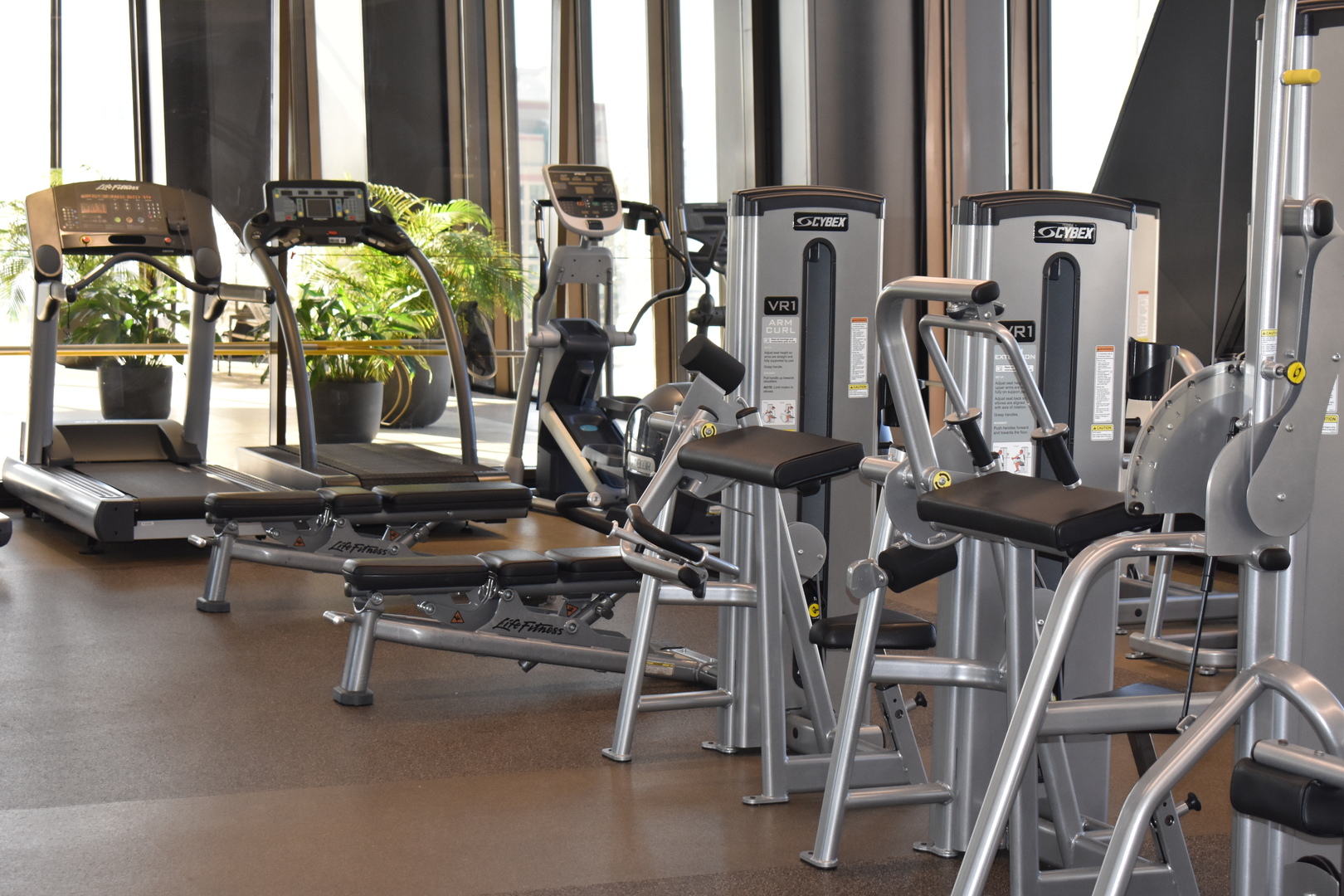 175 East Delaware Place, Unit 5501 Chicago, IL 60611 - Photo 36 of 37 a view of a room with gym equipment