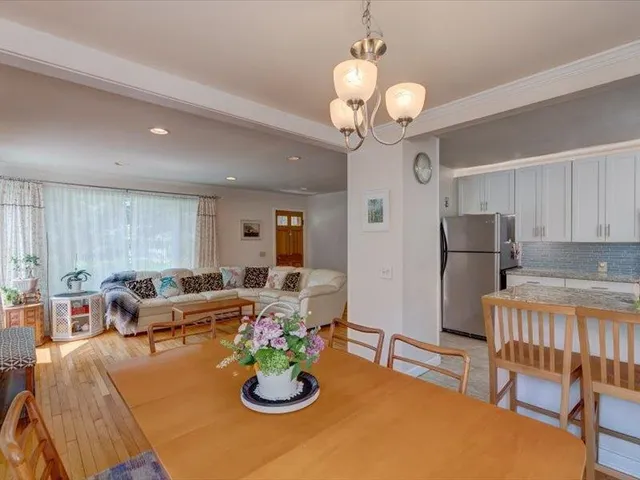 $2,950 | 201 North Owen Drive, Madison, WI 53705