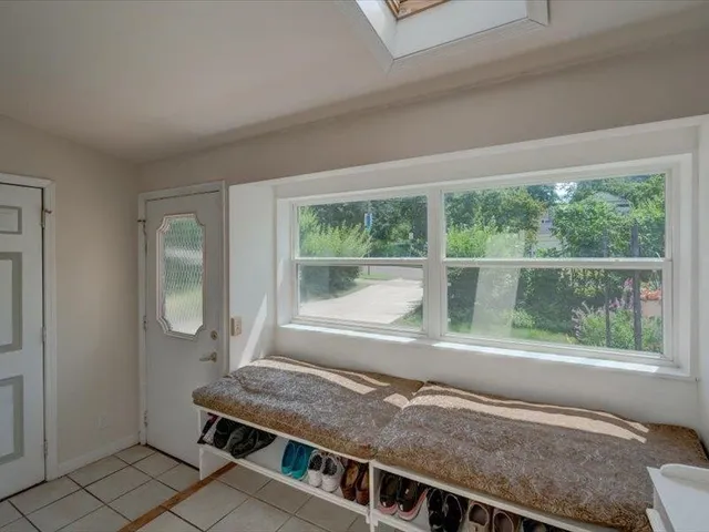 $2,950 | 201 North Owen Drive, Madison, WI 53705