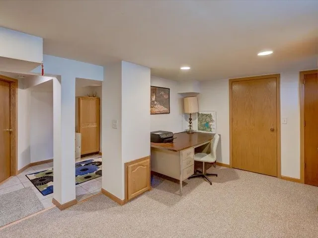 $2,950 | 201 North Owen Drive, Madison, WI 53705