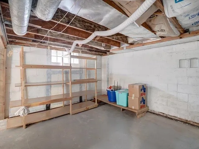 $2,950 | 201 North Owen Drive, Madison, WI 53705