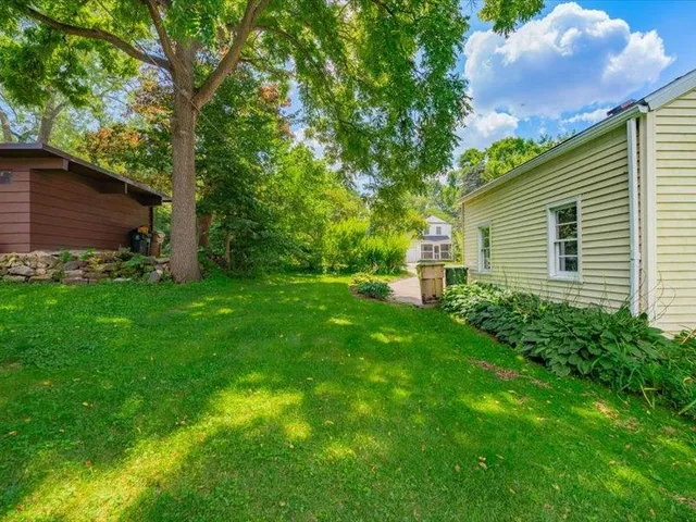 $2,950 | 201 North Owen Drive, Madison, WI 53705