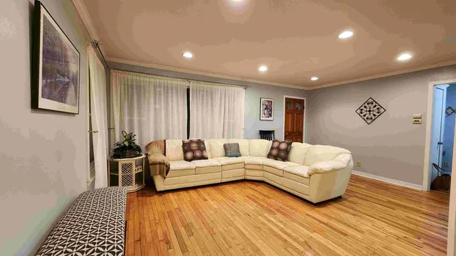 $2,950 | 201 North Owen Drive, Madison, WI 53705