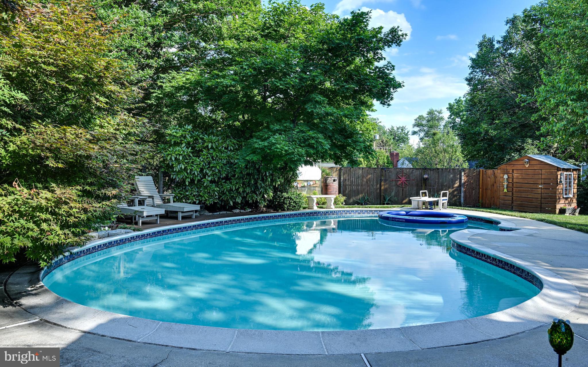 406 Belton Road Silver Spring, MD 20901 - Photo 25 of 36 Large, gorgeous pool