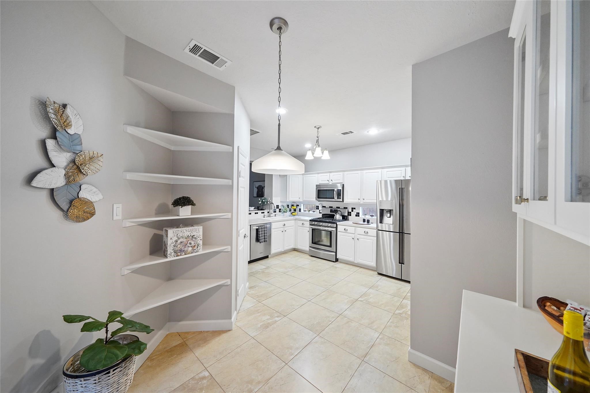 2351 Summit Way Court Houston, TX 77339 - Photo 8 of 31