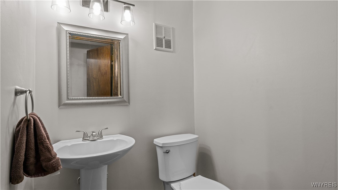 32 Harrogate Square Amherst, NY 14221 - Photo 17 of 35