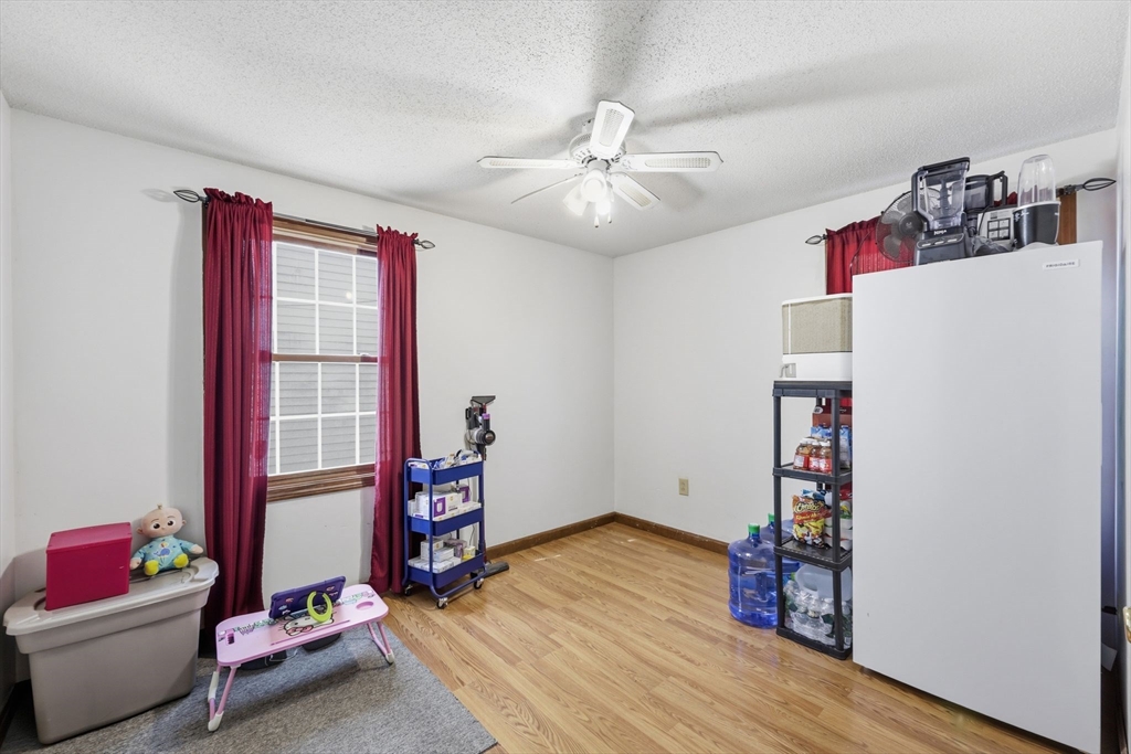 164 Arnold Avenue Springfield, MA 01119 - Photo 22 of 42