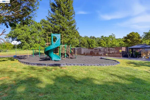 $500,000 | 2216 Segundo Court, Unit 2, Pleasanton, CA 94588