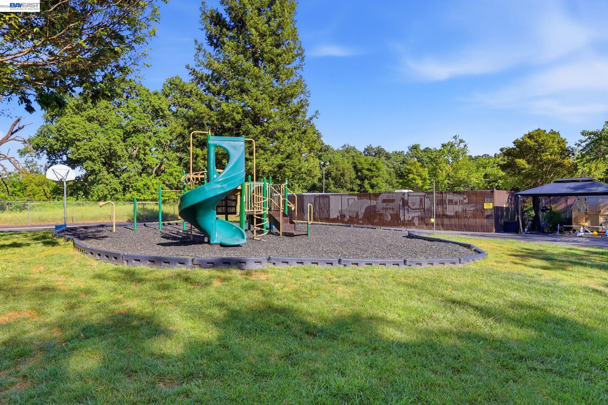 2216 Segundo Court, Unit 2 Pleasanton, CA 94588 - Photo 29 of 37