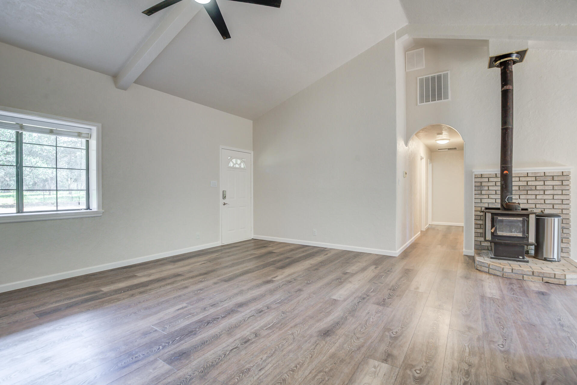 18080 Benson Road Cottonwood, CA 96022 - Photo 11 of 54 Living