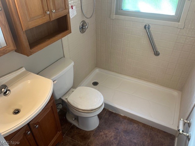 1153 Gulf Road Elyria, OH 44035 - Photo 12 of 22 Bathroom 1