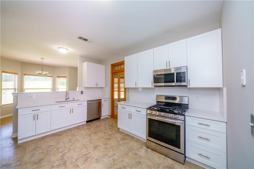 435 Rockbass Road Suwanee, GA 30024 - Photo 11 of 39