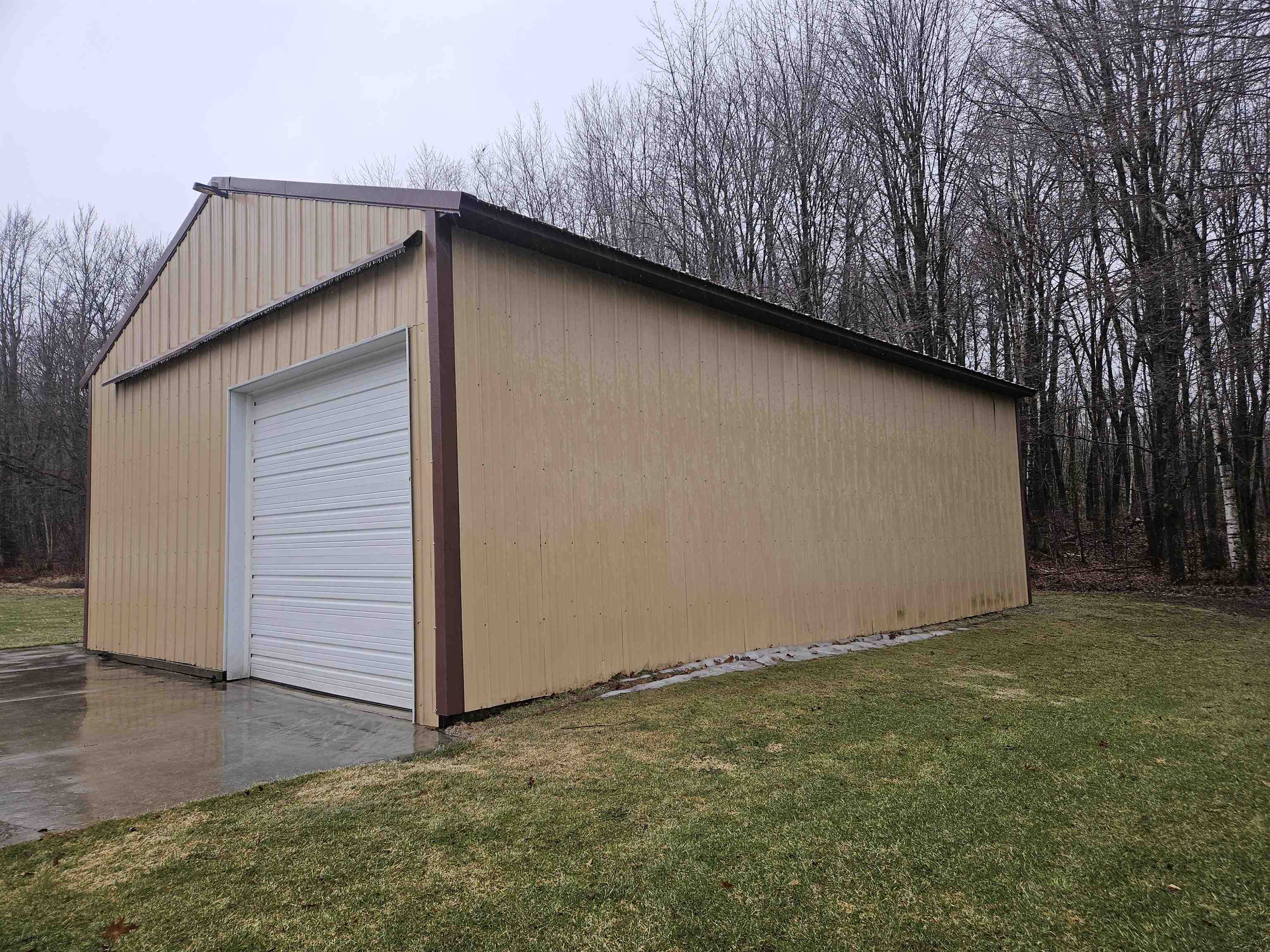 6471 Birch Road Harrison, MI 48625 - Photo 2 of 26