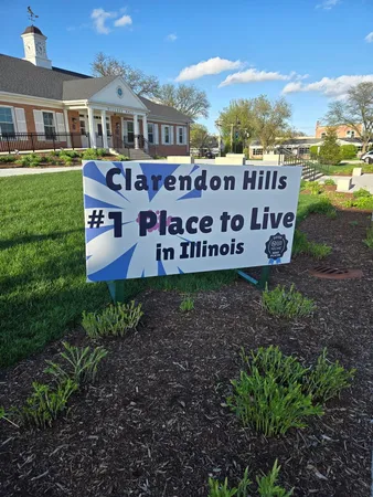 $2,270 | 143 Ann Street, Unit 1S, Clarendon Hills, IL 60514
