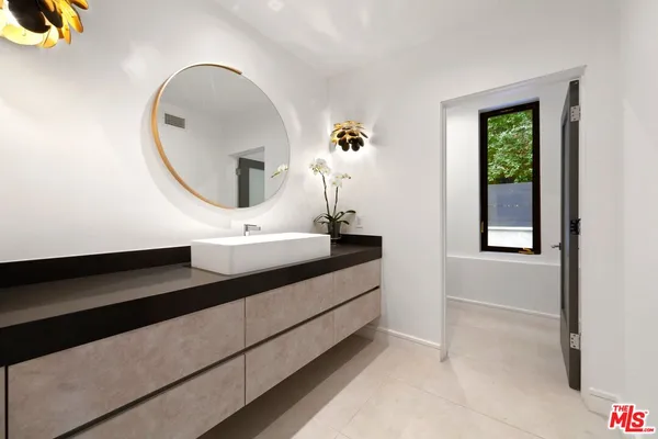 $22,000 | 2030 Talmadge Street, Los Angeles, CA 90027