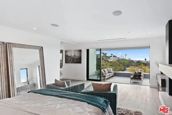 $22,000 | 2030 Talmadge Street, Los Angeles, CA 90027