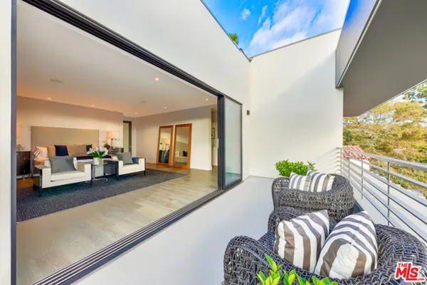 $22,000 | 2030 Talmadge Street, Los Angeles, CA 90027