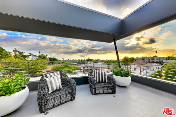 $22,000 | 2030 Talmadge Street, Los Angeles, CA 90027