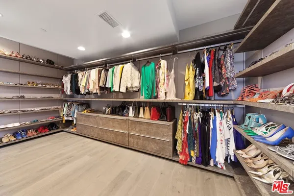 $22,000 | 2030 Talmadge Street, Los Angeles, CA 90027