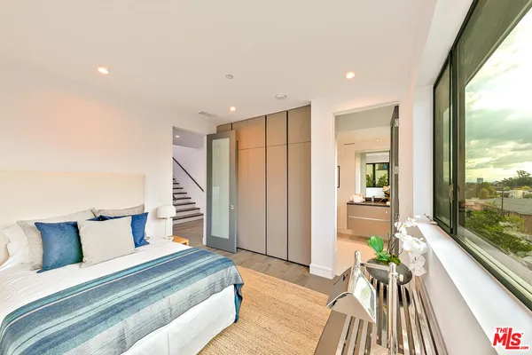 $22,000 | 2030 Talmadge Street, Los Angeles, CA 90027