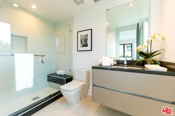 $22,000 | 2030 Talmadge Street, Los Angeles, CA 90027