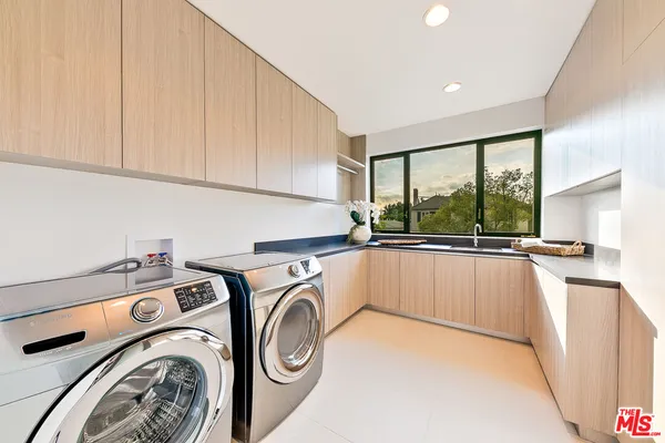 $22,000 | 2030 Talmadge Street, Los Angeles, CA 90027