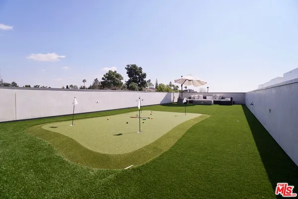 $22,000 | 2030 Talmadge Street, Los Angeles, CA 90027