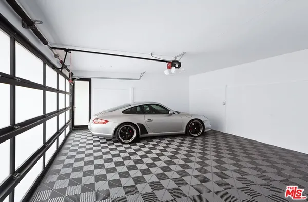 $22,000 | 2030 Talmadge Street, Los Angeles, CA 90027