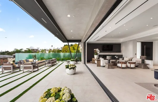 $22,000 | 2030 Talmadge Street, Los Angeles, CA 90027