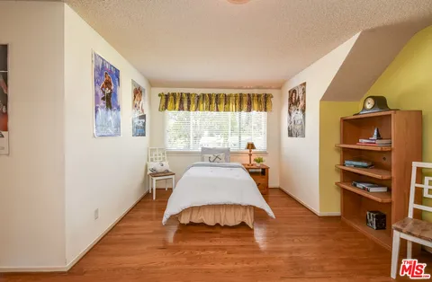 $1,328,000 | 10828 Amigo Avenue, Porter Ranch, CA 91326