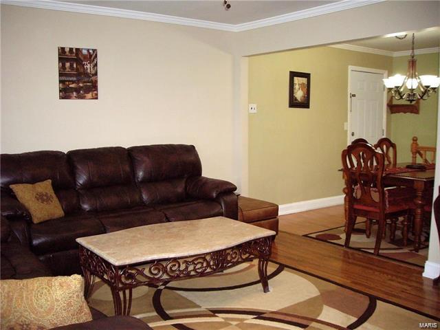 5821 Heege Road St. Louis, MO 63123 - Photo 2 of 30 Gallery Image 2
