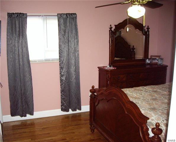 5821 Heege Road St. Louis, MO 63123 - Photo 11 of 30 Gallery Image 11
