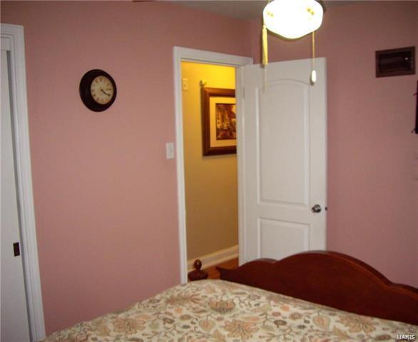 5821 Heege Road St. Louis, MO 63123 - Photo 13 of 30 Gallery Image 13