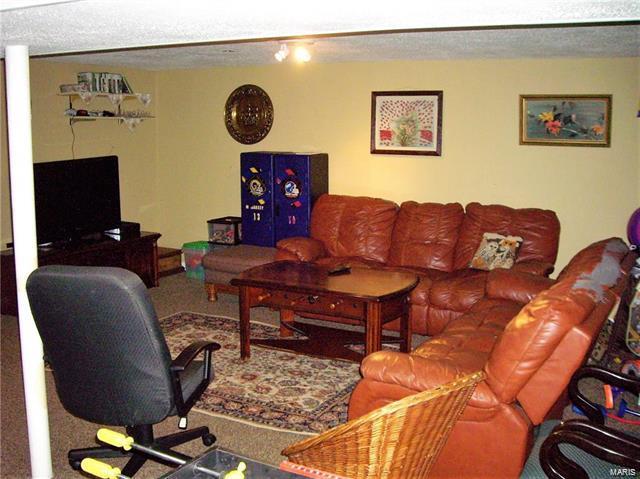 5821 Heege Road St. Louis, MO 63123 - Photo 18 of 30 Gallery Image 18