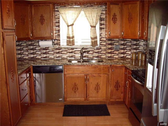5821 Heege Road St. Louis, MO 63123 - Photo 7 of 30 Gallery Image 7