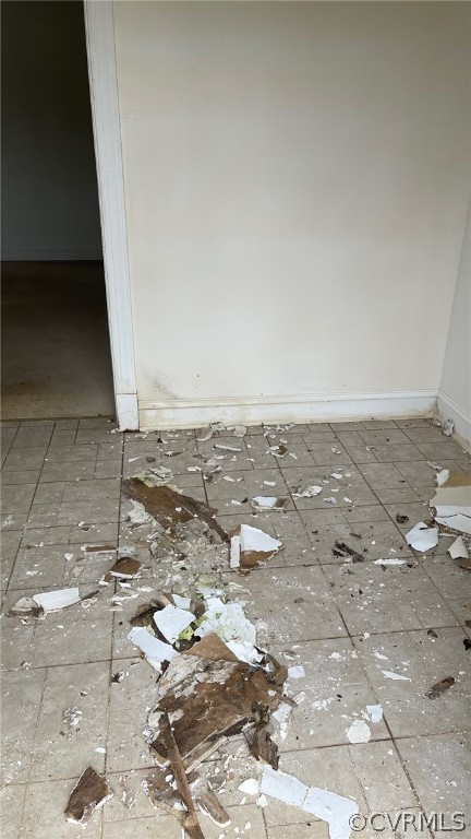 715 Rappahannock Drive White Stone, VA 22578 - Photo 4 of 12 a view of roof