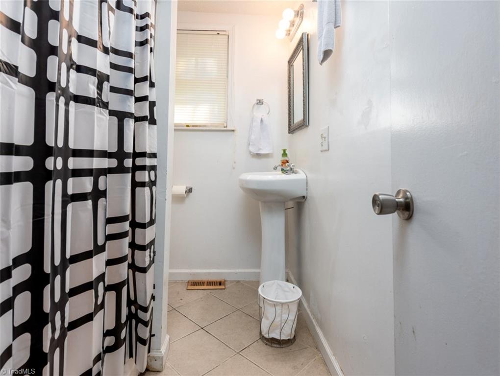 507 Newton Place High Point, NC 27262 - Photo 21 of 25 Gallery Image 21