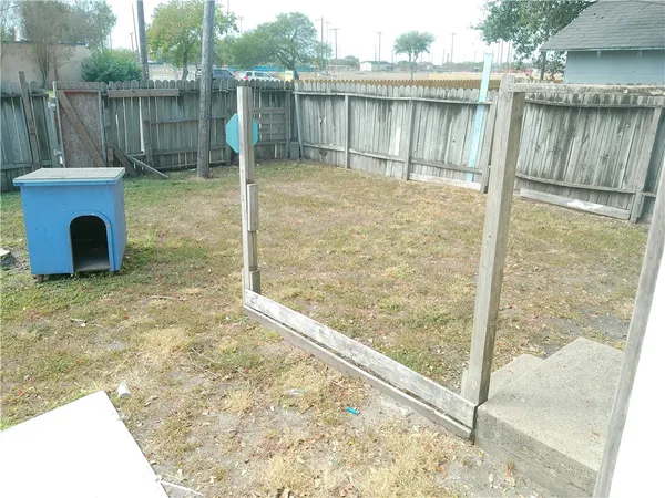 $1,250 | 3921 Chestnut Street, Unit A, Corpus Christi, TX 78411