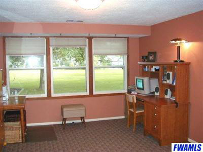 10015 Wheelock Road Fort Wayne, IN 46835 - Photo 4 of 10