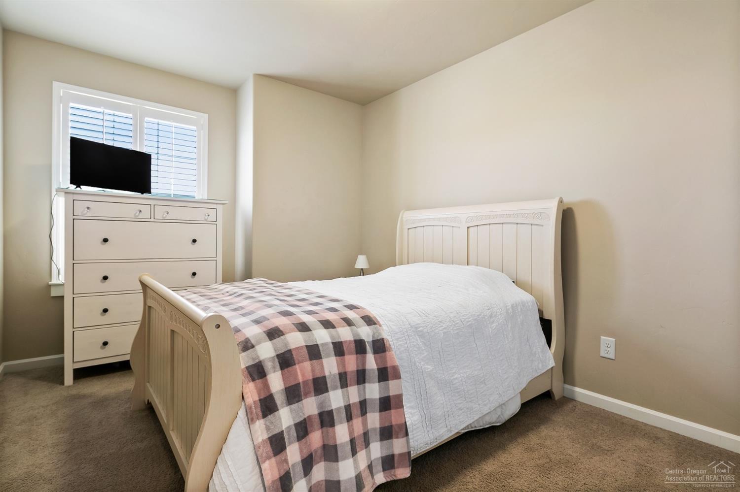 61068 Manhae Loop Bend, OR 97702 - Photo 19 of 24 Bedroom #2