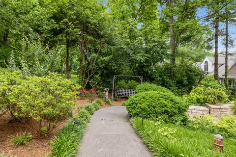 $2,790,000 | 915 Calloway Drive, Brentwood, TN 37027
