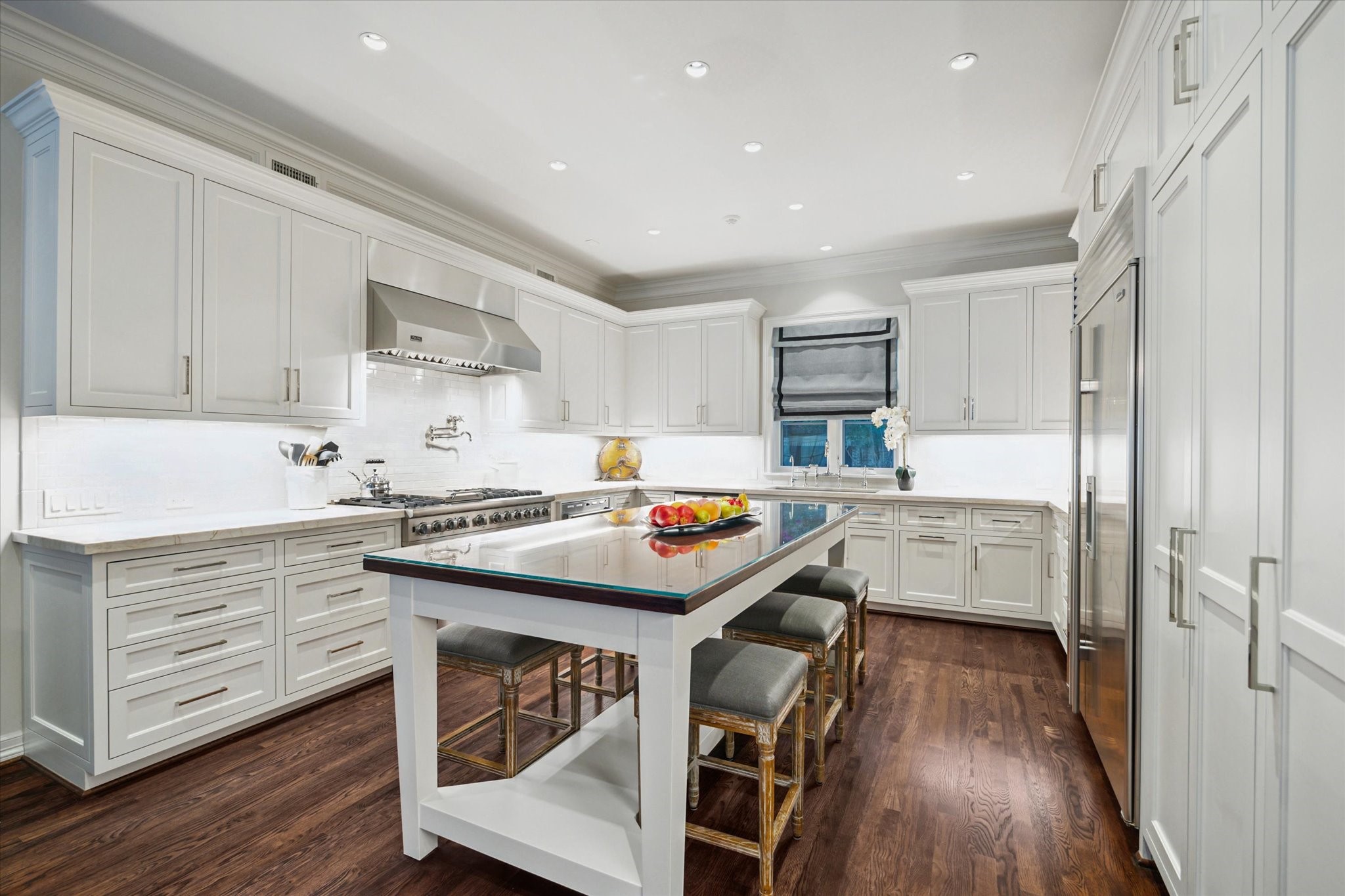 2249 Pelham Drive Houston, TX 77019 - Photo 23 of 50 Expansive center island provides ample prep space and casual seating.