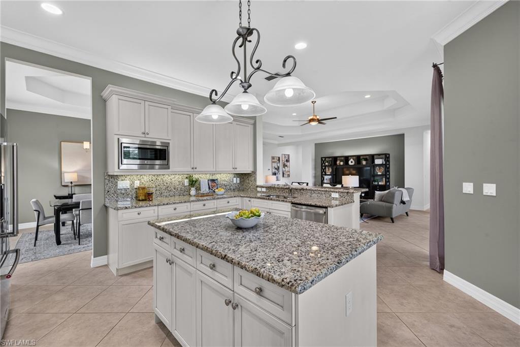 3384 Atlantic Circle Naples, FL 34119 - Photo 5 of 49