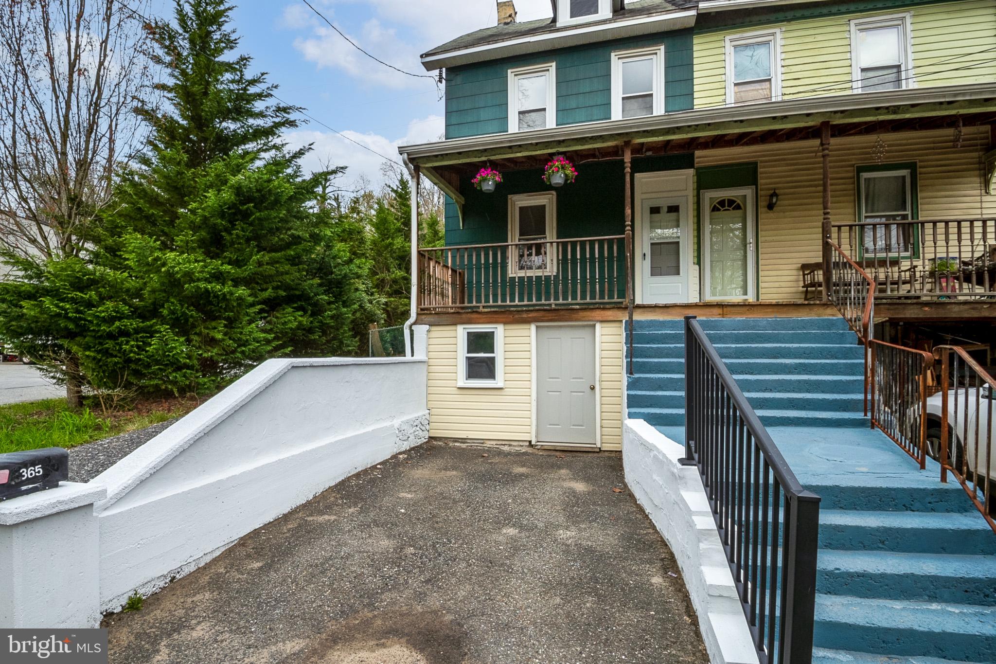 365 Parkmount Road Media, PA 19063 - Photo 3 of 40