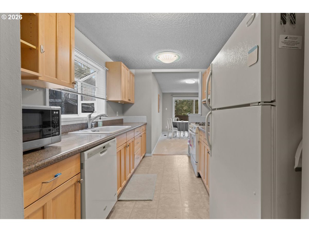 4212 Southwest Garden Home Road Portland, OR 97219 - Photo 4 of 25