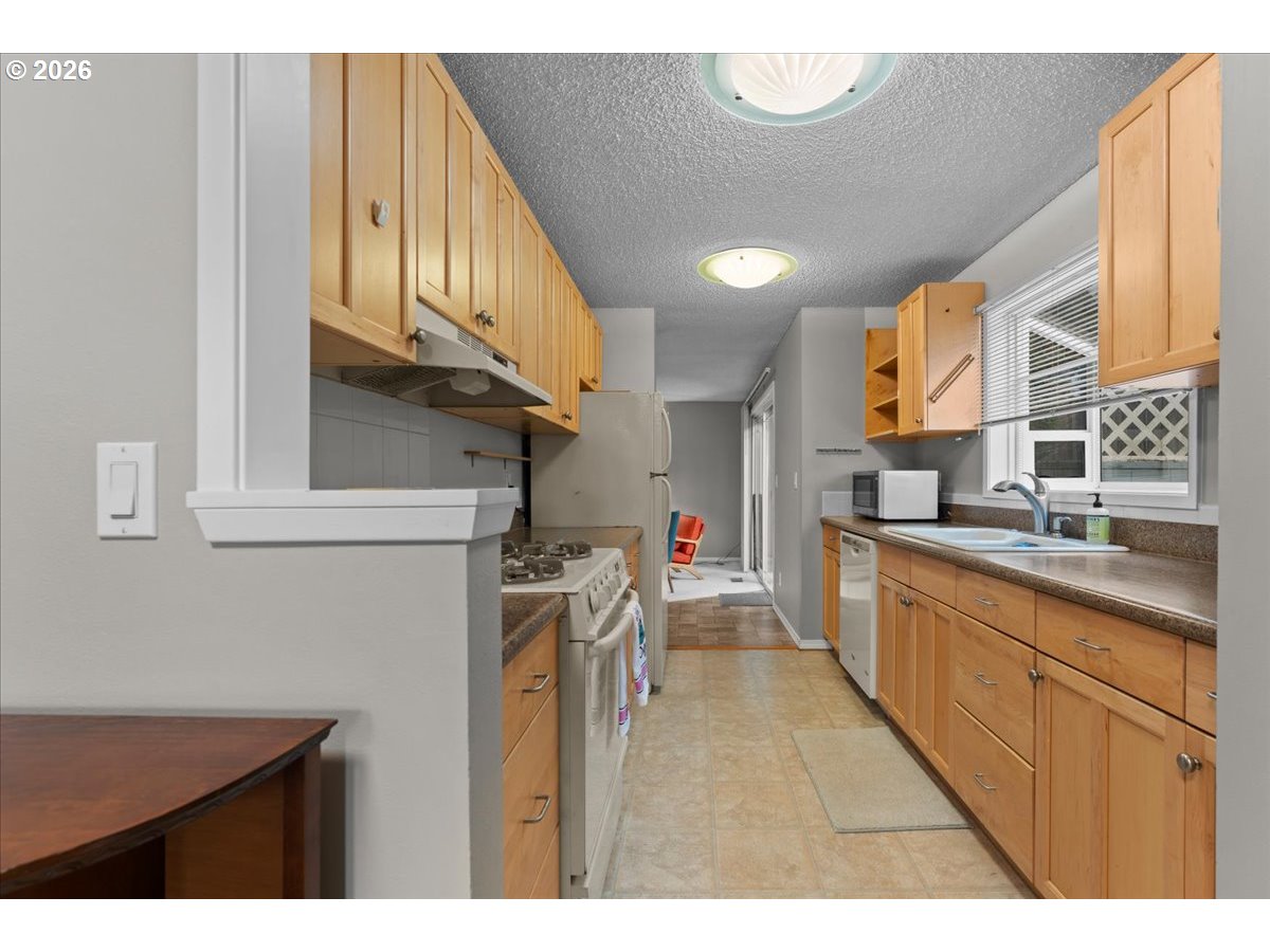 4212 Southwest Garden Home Road Portland, OR 97219 - Photo 6 of 25