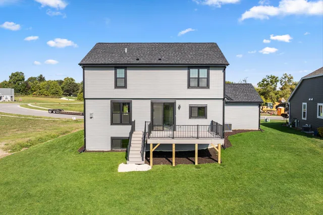 $575,900 | N174W20671 Laurel Springs Circle, Jackson, WI 53037