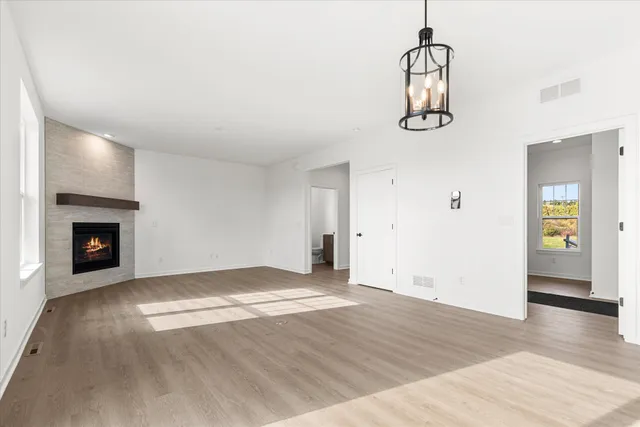 $575,900 | N174W20671 Laurel Springs Circle, Jackson, WI 53037